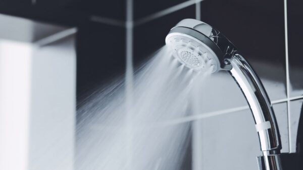 【生活・健康・シャワー】『朝』・『昼』・『夜』の『シャワー』：あなたの生活リズムに最適なシャワータイムの選び方！