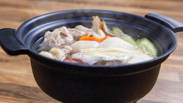 【生活・食・鍋】『関西風水炊き』vs『博多風水炊き』：日本の伝統的な鍋料理の違いを徹底比較！